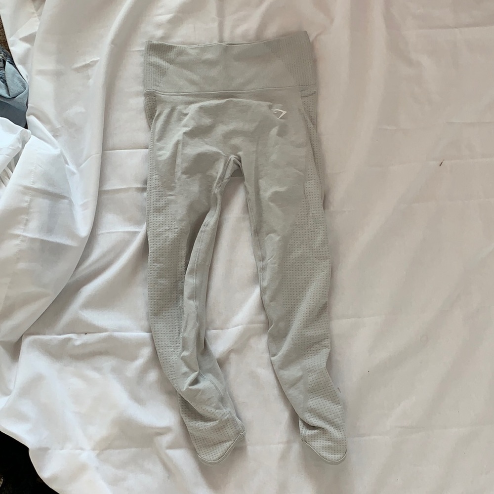 Gym shark leggings